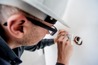 electrician-1080554-1920